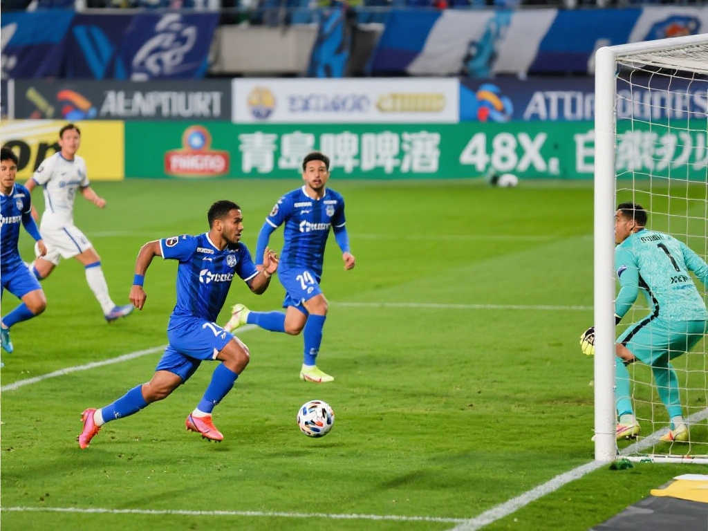 她以战略眼 她以战略眼